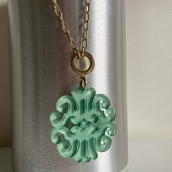 ZENZII Artfully Crafted Quality Statement Necklace - Picture 7 of 7